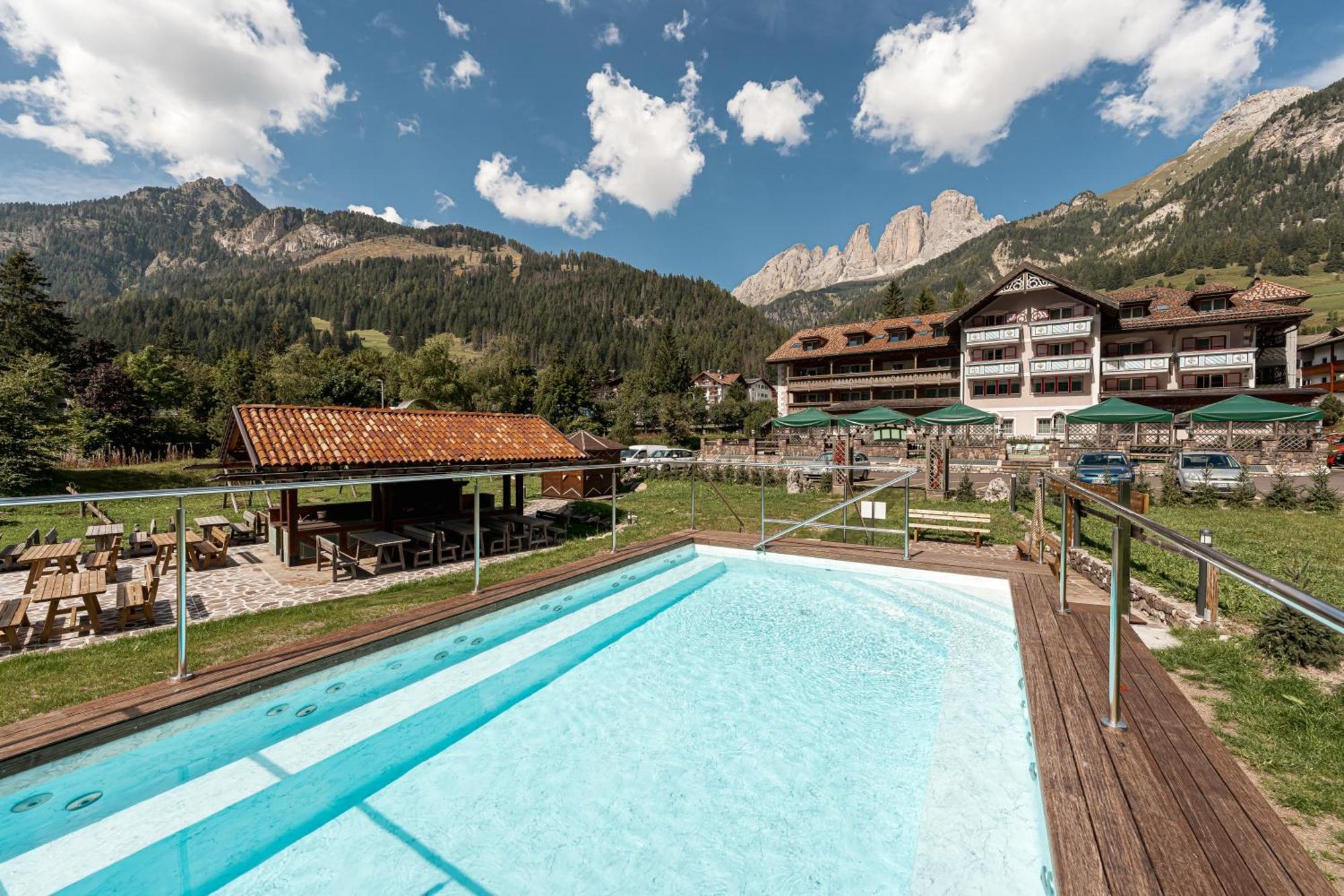 Hotel Diamant Park Campitello di Fassa Exterior photo